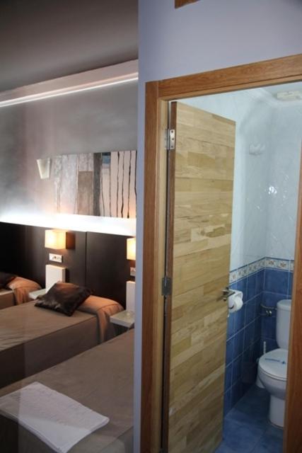 Hostal Plaza Ruiz Ceuta Bagian luar foto